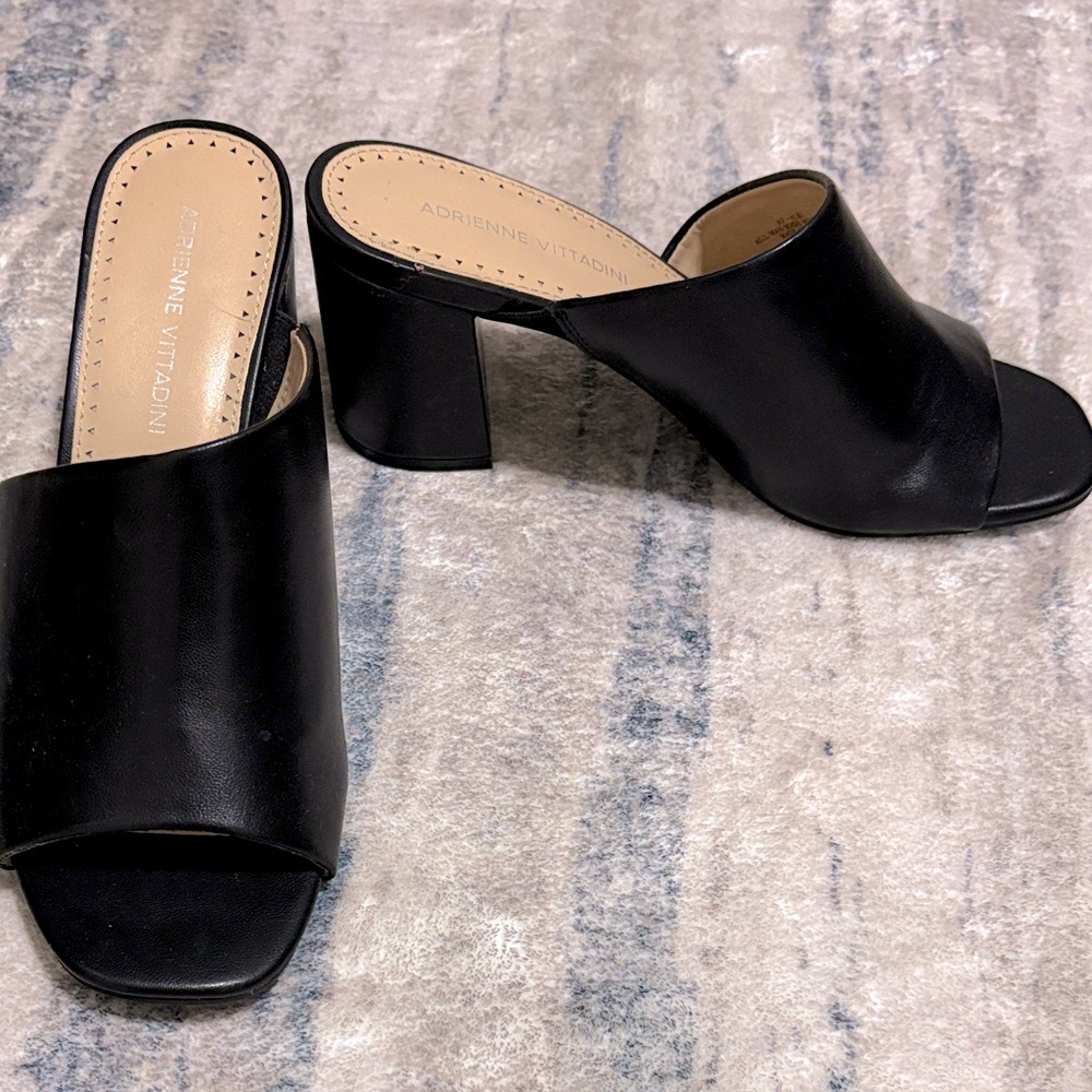 Adrienne Vittadini Elegant Black Leather Mules